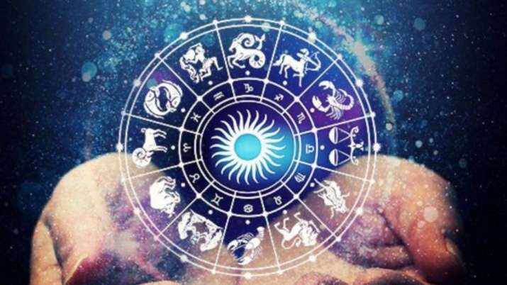 Horoscope Today 28 August 2022: आज का दिन व्यापार वालों के लिए फलदायी रहेगा, जानिए रविवार के लिए कैसा रहेगा आपका दिन !