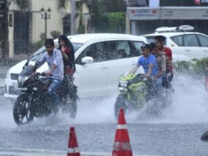 Weather News Today: मौसम विभाग का अलर्ट; इन राज्यों मे हो सकती है झमाझम बारिश, जानें !