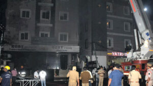 Telangana: सिकंदराबाद में इलेक्ट्रिक बाइक के शोरूम में लगी भीषण आग, 6 लोगों की मौत !